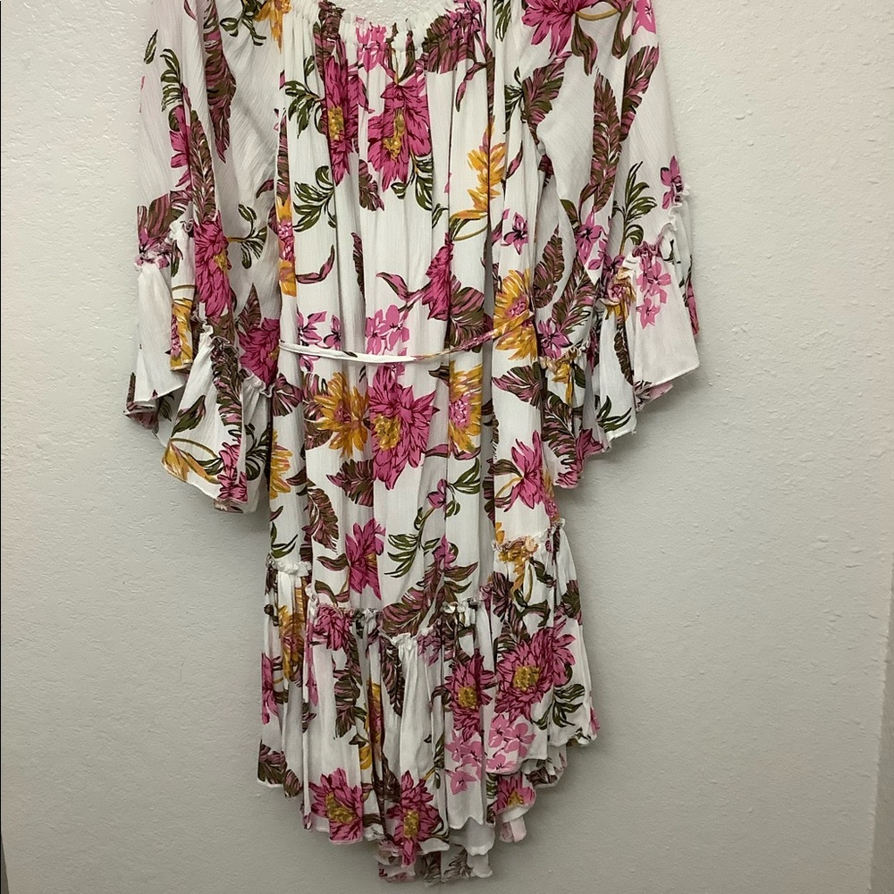 Ladies stylish flower print dress with tie belt